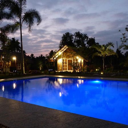 Coco Village Hotel Chilaw Exterior foto