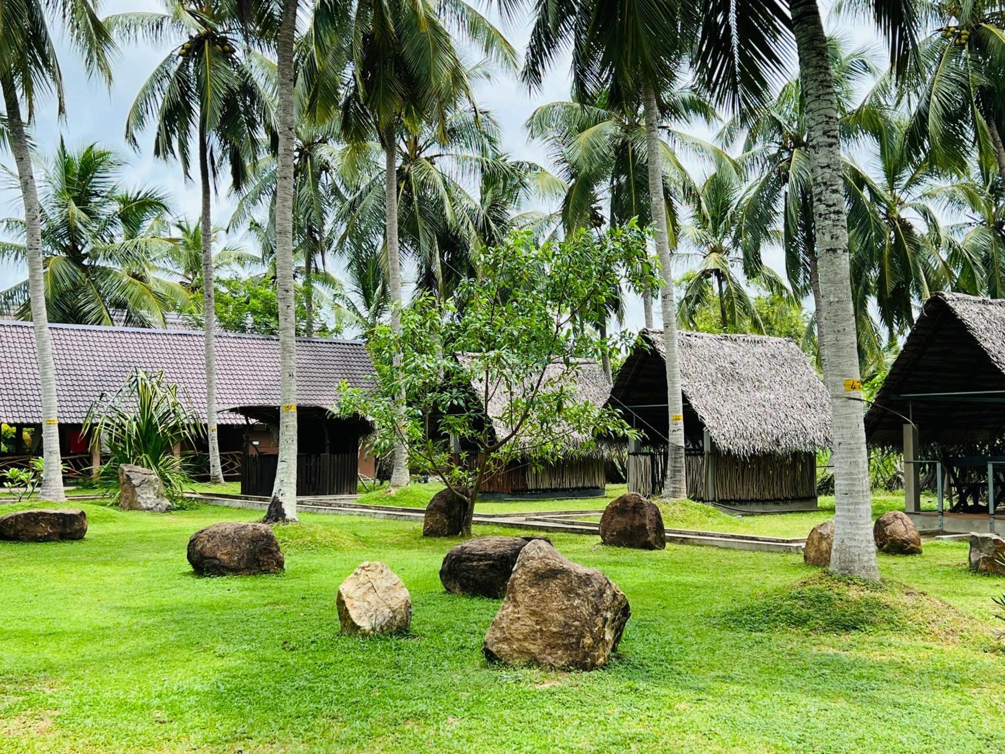 Coco Village Hotel Chilaw Exterior foto